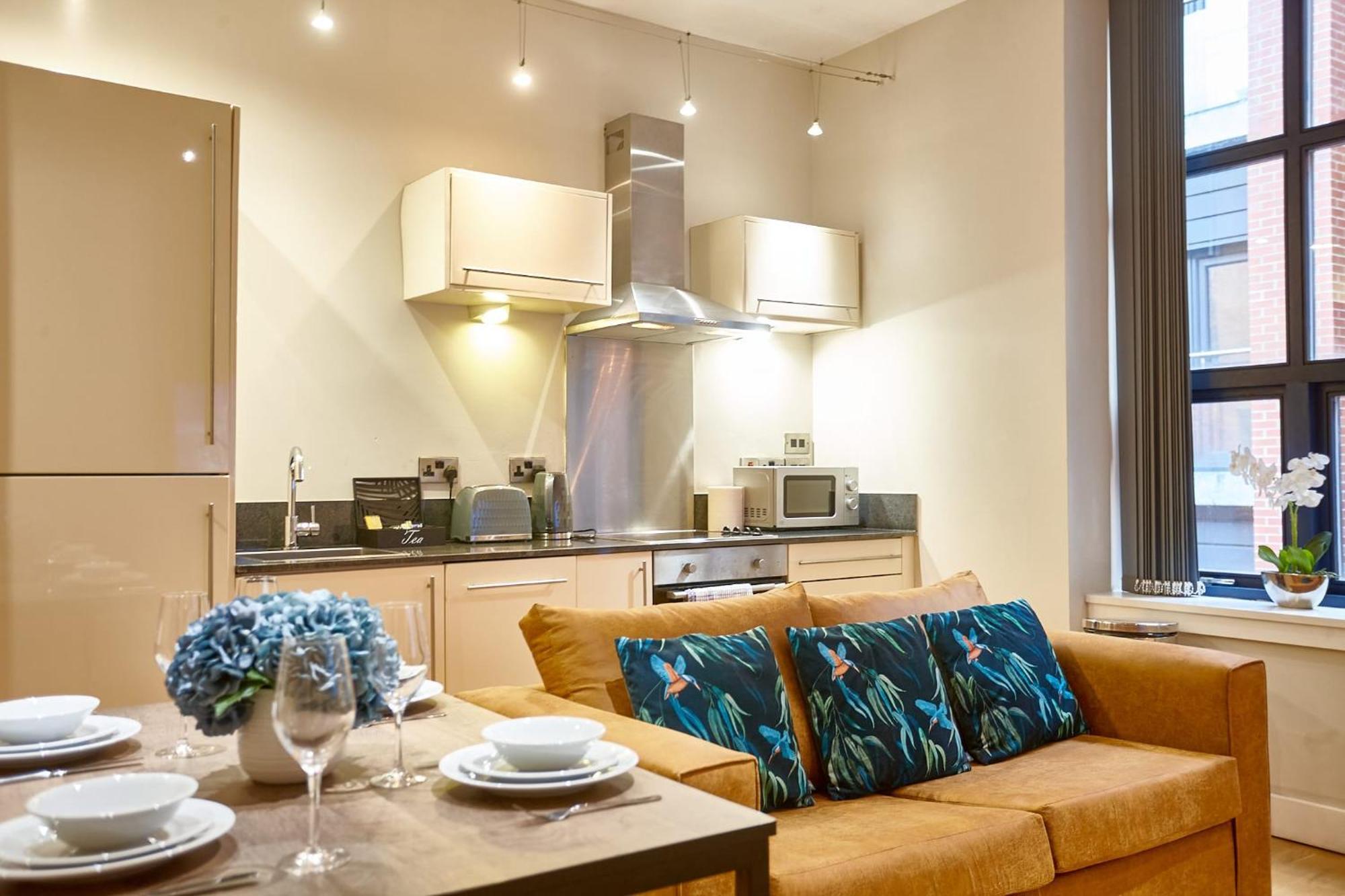 The Jade Suite Manchester Buitenkant foto